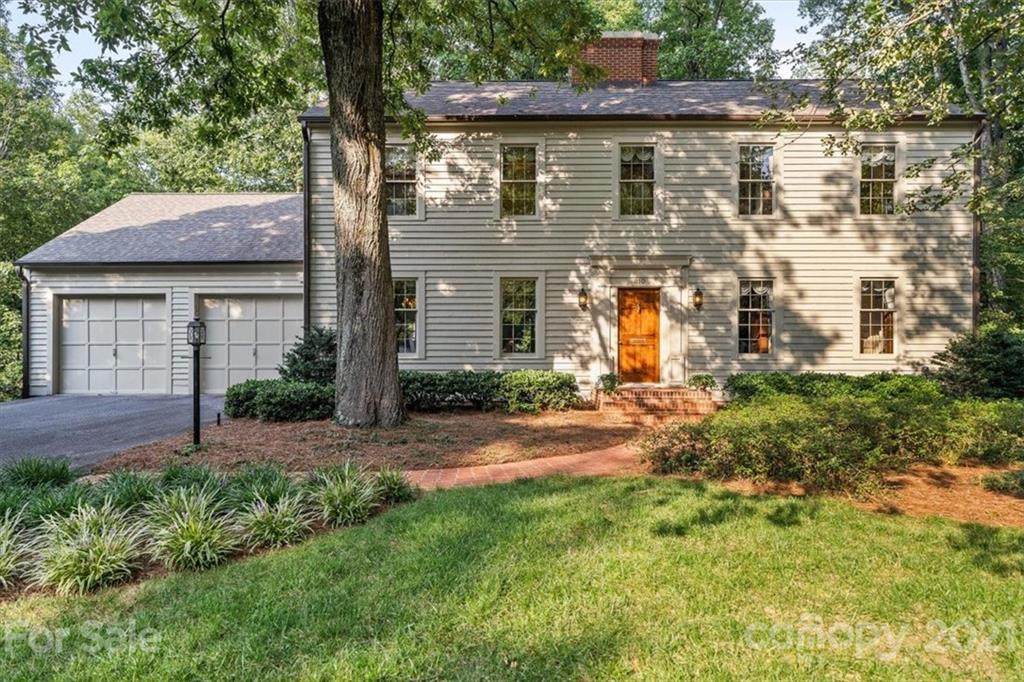 810 8th Street Drive - Photo 1