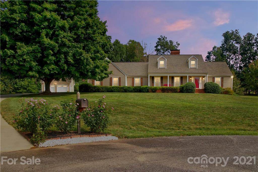 242 Country Drive - Photo 1