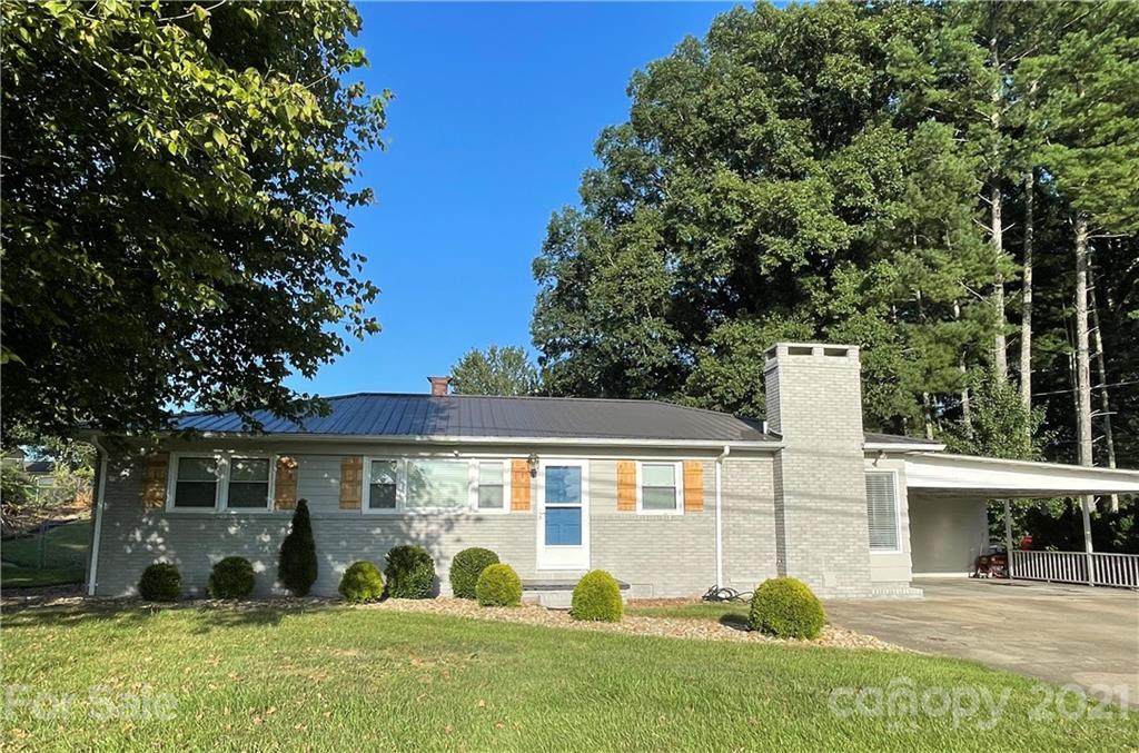 2703 Fairwood Drive - Photo 1