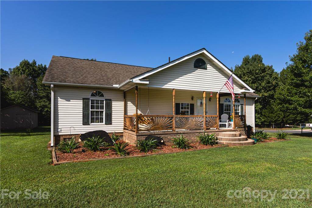 403 Westmoreland Drive - Photo 1
