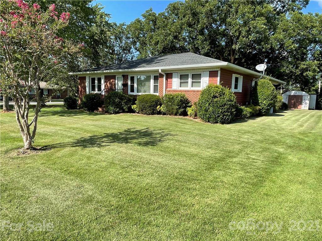 134 Hall Street - Photo 1