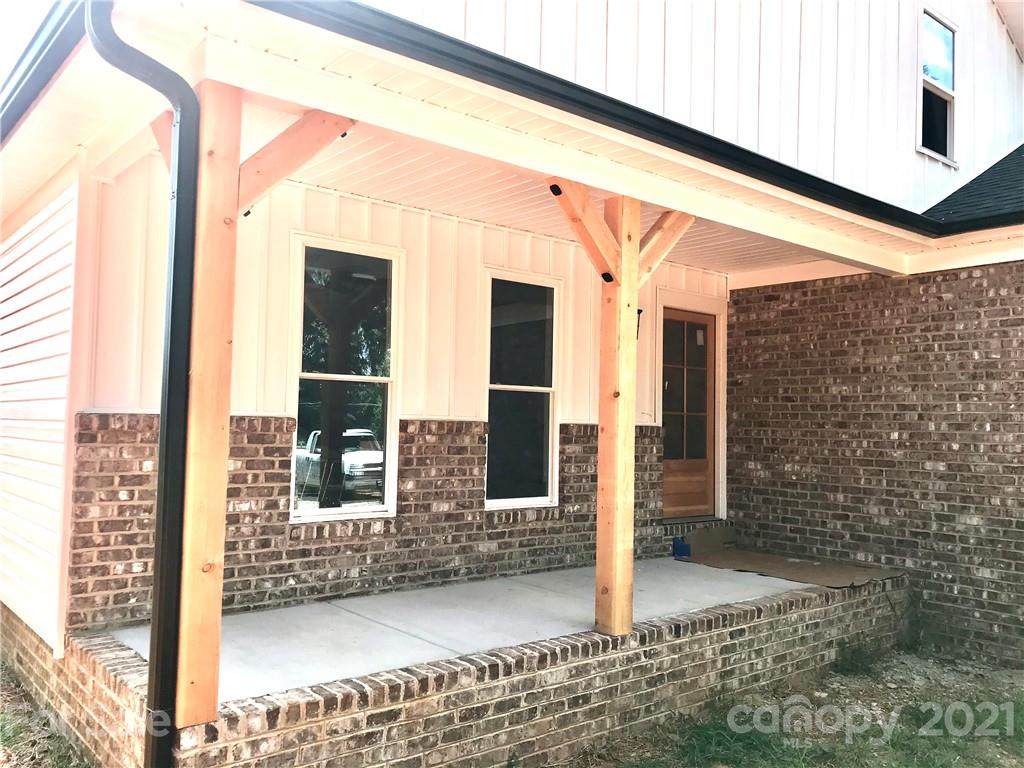 118 Meadowview Drive - Photo 1
