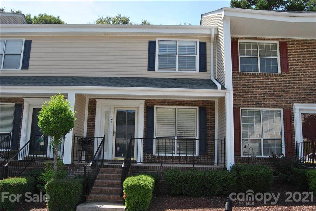 1121 Surry Lane - Photo 1