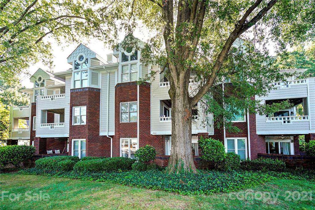 2719 Selwyn Avenue - Photo 1