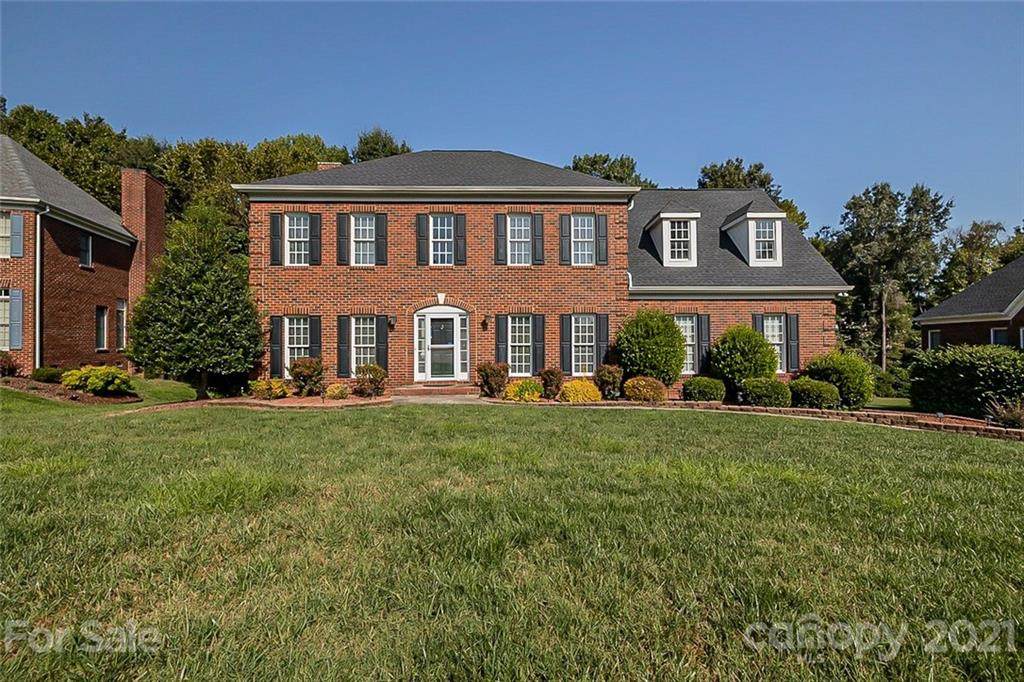 1402 Bershire Lane - Photo 1
