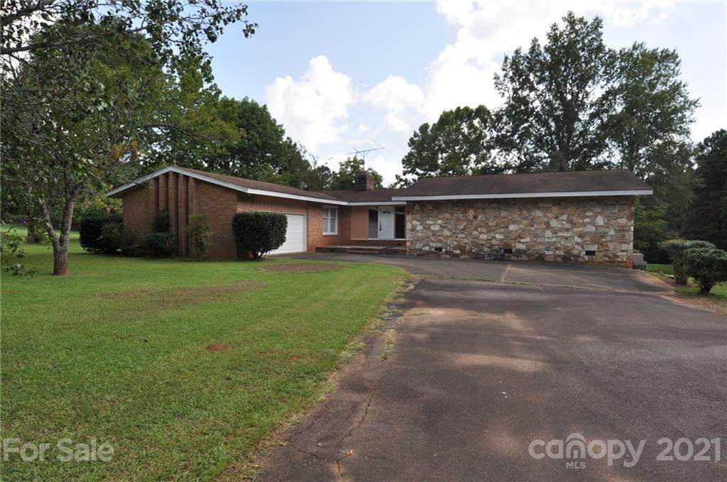 1558 Wellridge Road - Photo 1