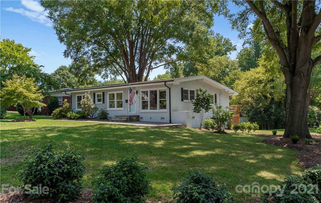 1600 Edgewater Drive - Photo 1