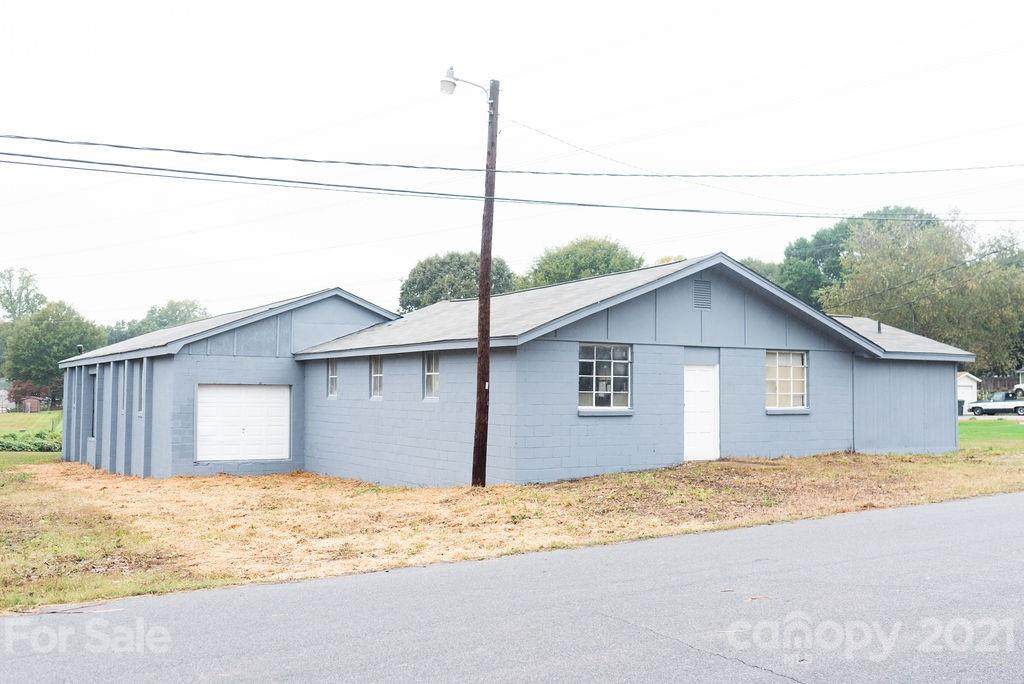 709 Willow Street - Photo 1