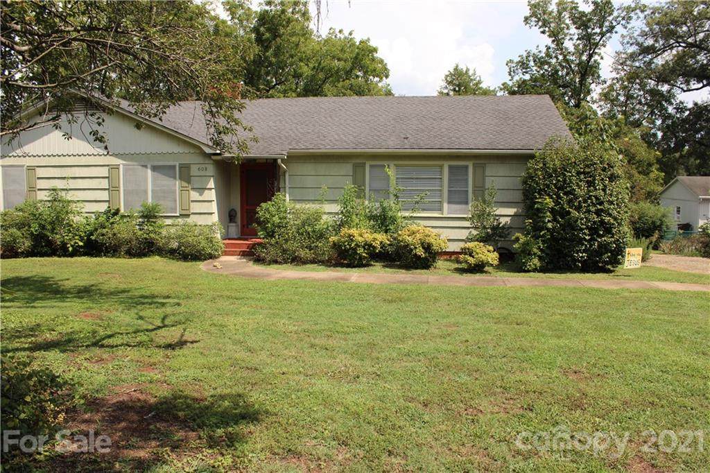 608 Dogwood Road - Photo 1