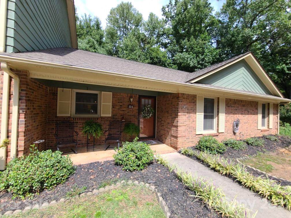 114 Ashbrook Drive - Photo 1