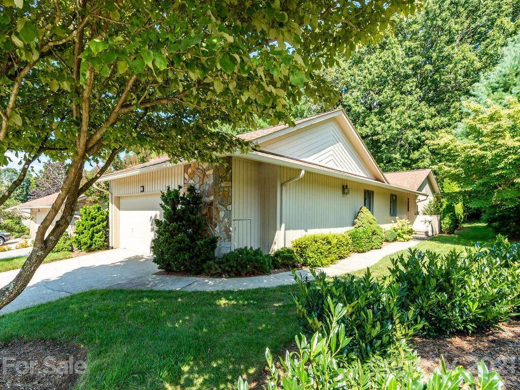116 Cloverleaf Lane - Photo 1