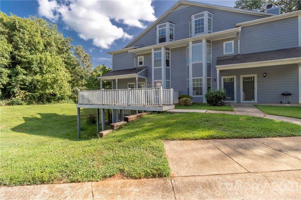 6045 Pinebark Court - Photo 1