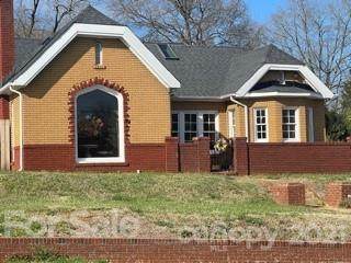 405 Marion Street - Photo 1