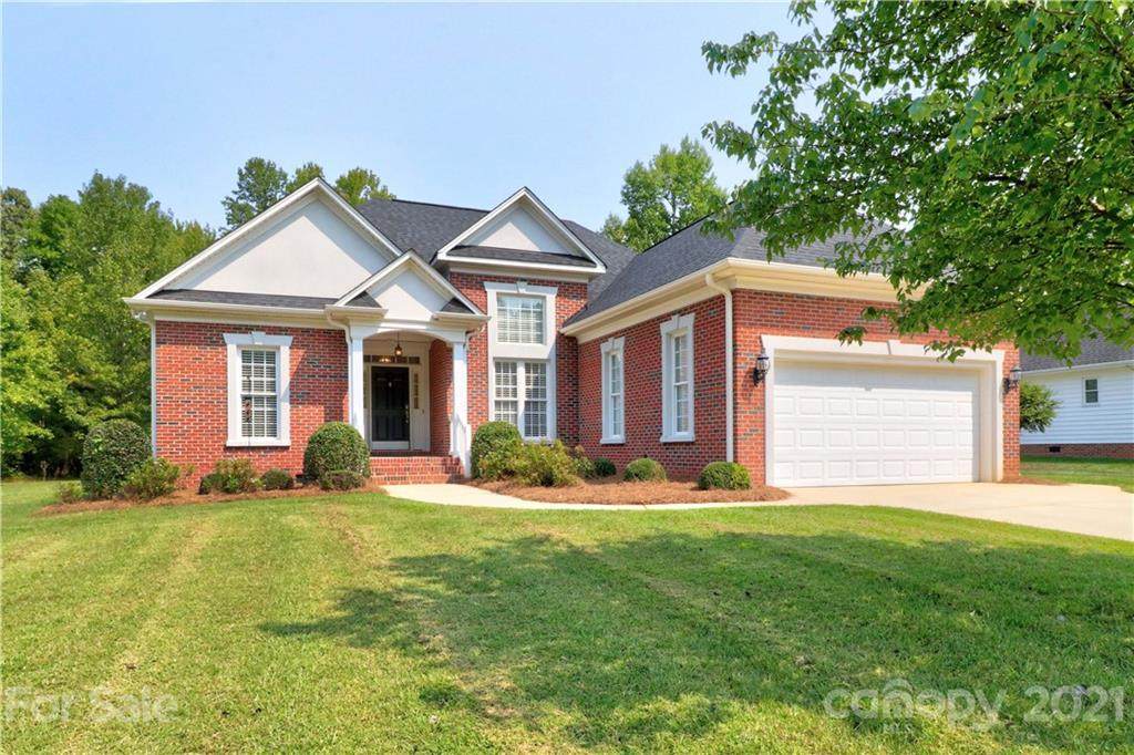 235 Ingonish Drive - Photo 1