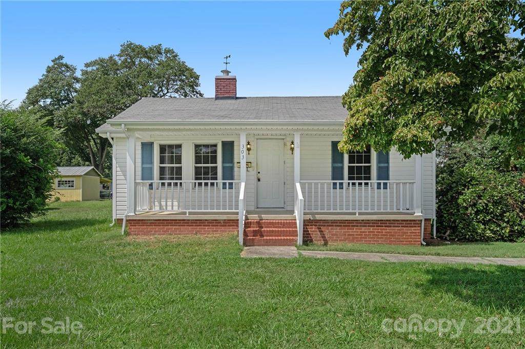 303 Eastwood Drive - Photo 1