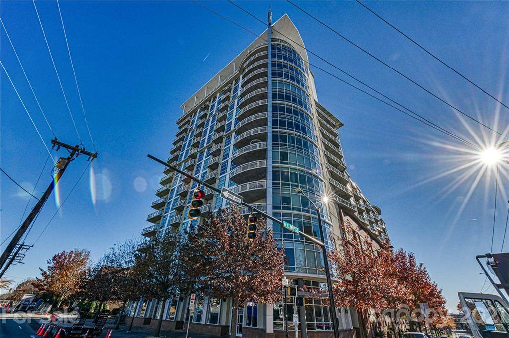 525 6th Street - Photo 1