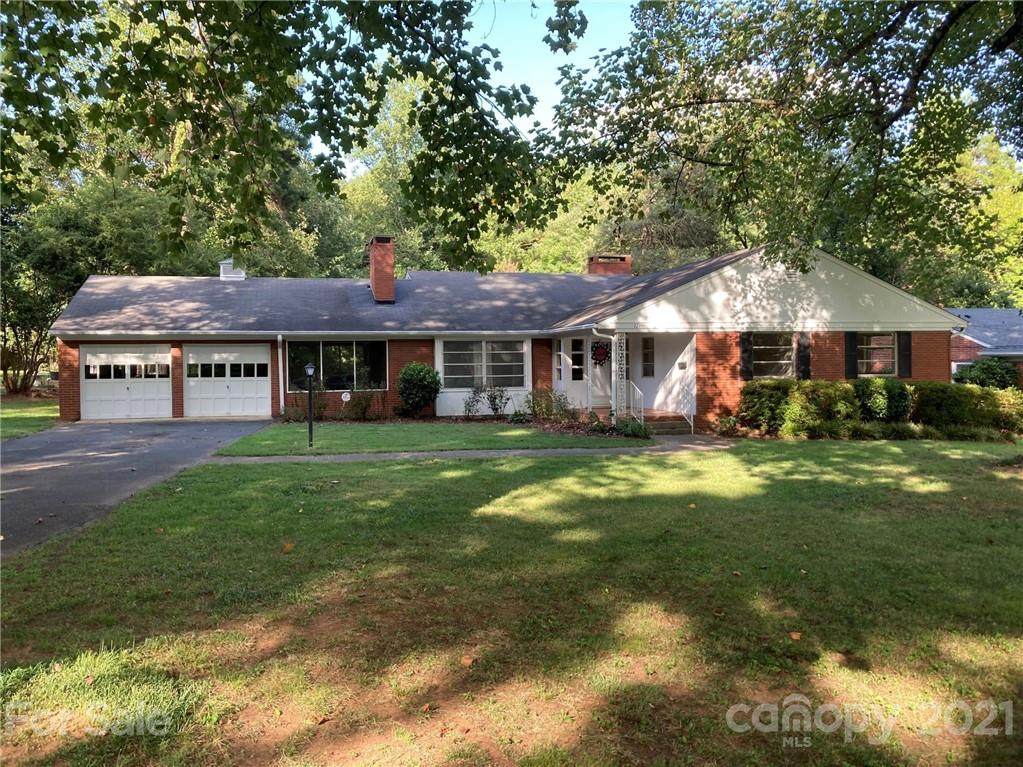121 Milford Drive - Photo 1
