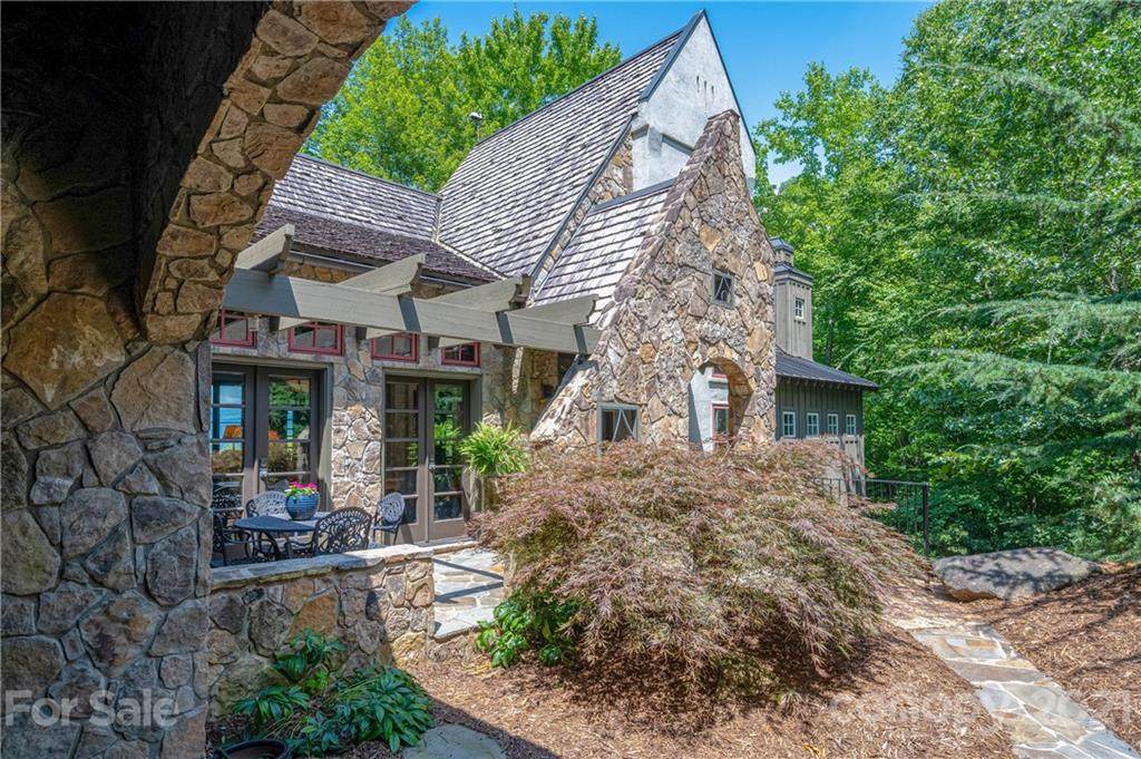 488 Woodwind Drive - Photo 1