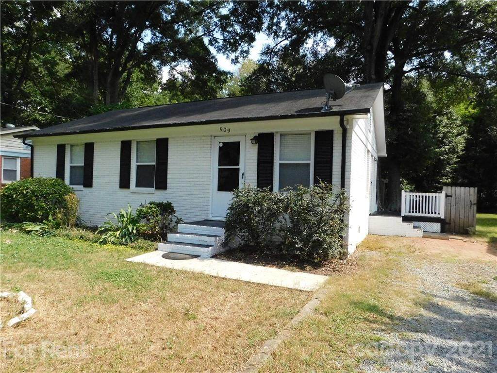 909 Lewiston Avenue - Photo 1