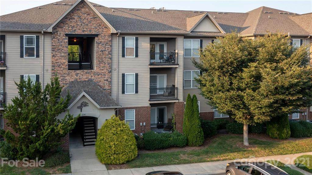 234 Brickton Village Circle - Photo 1