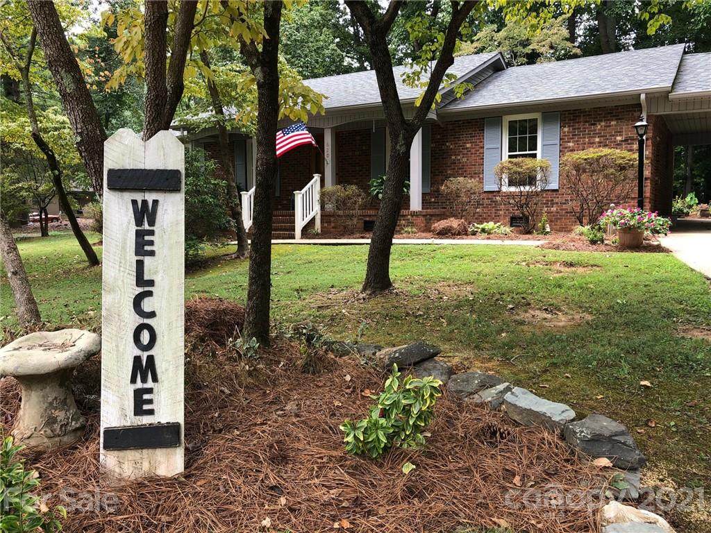 620 Bee Tree Road - Photo 1