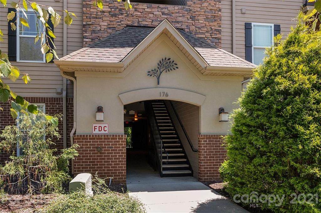 176 Brickton Village Circle - Photo 1