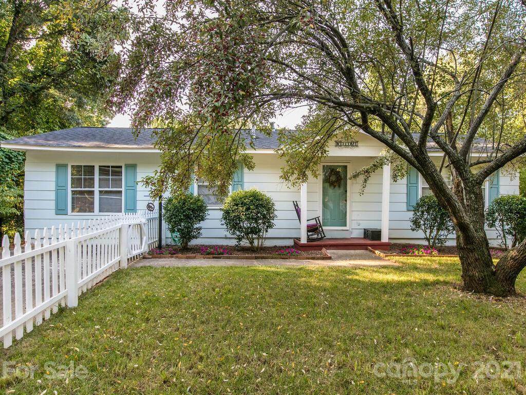 528 Peak Street - Photo 1