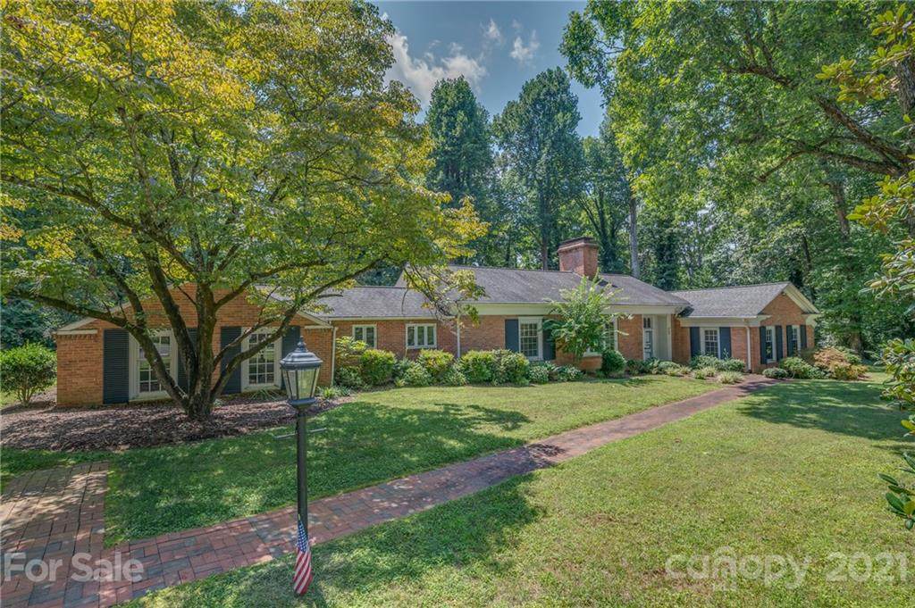 265 Fernwood Drive - Photo 1