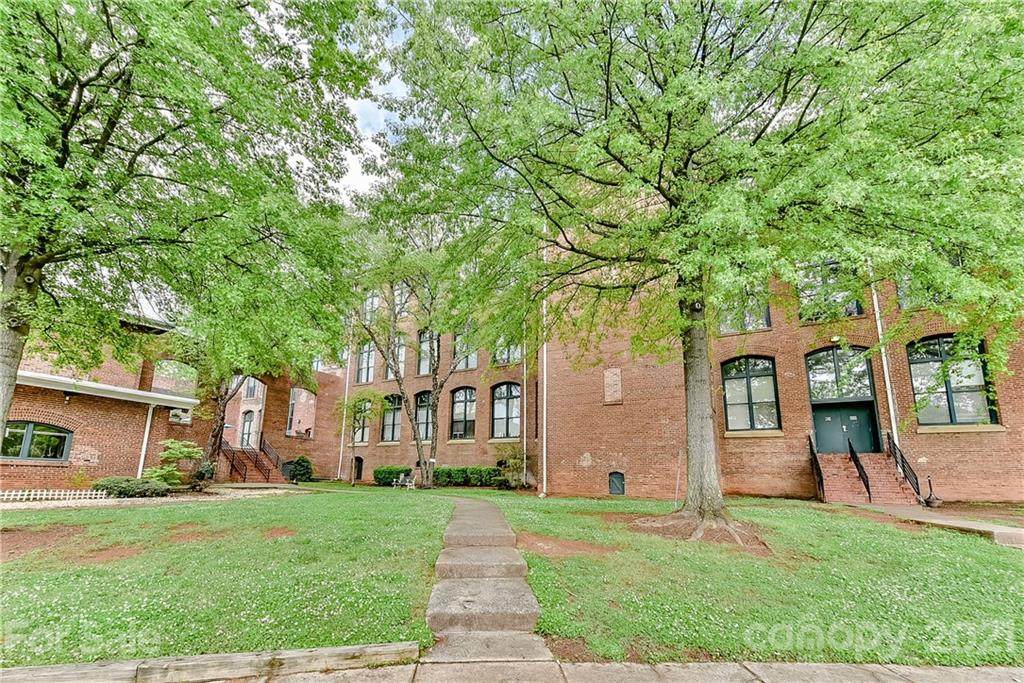 201 Hoskins Road - Photo 1