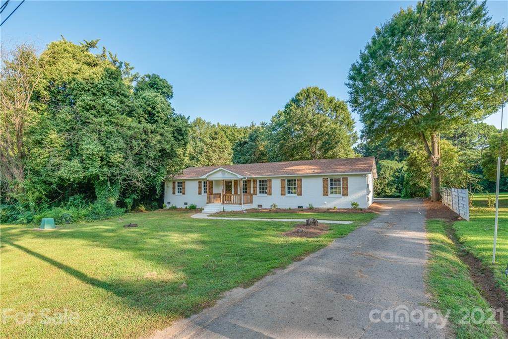 4901 Hamilton Circle - Photo 1