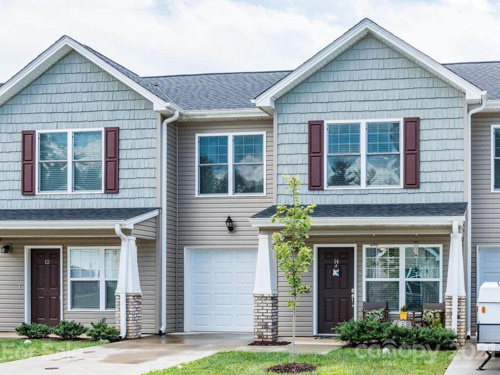 14 Sunny Meadows Boulevard - Photo 1
