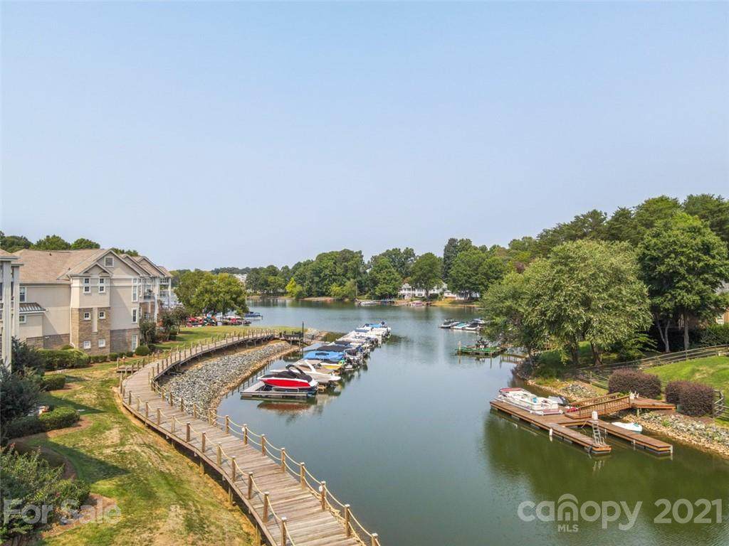 104 Pier 33 Drive - Photo 1