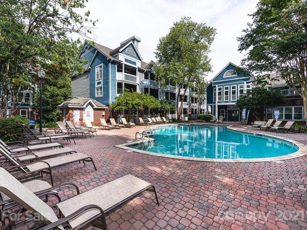 525 Graham Street - Photo 1