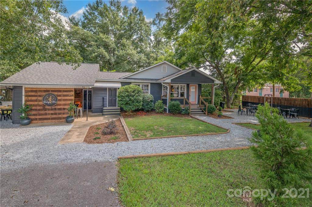 1520 Rutherford Street - Photo 1