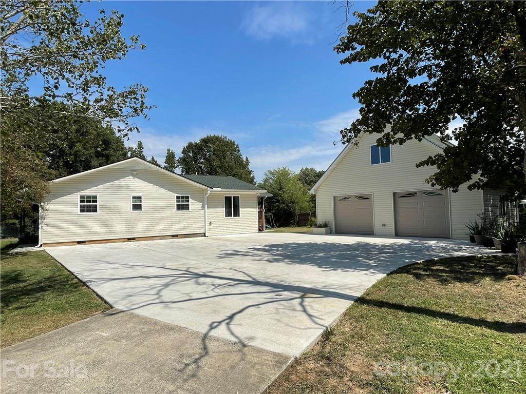 1803 Sim Williams Road - Photo 1