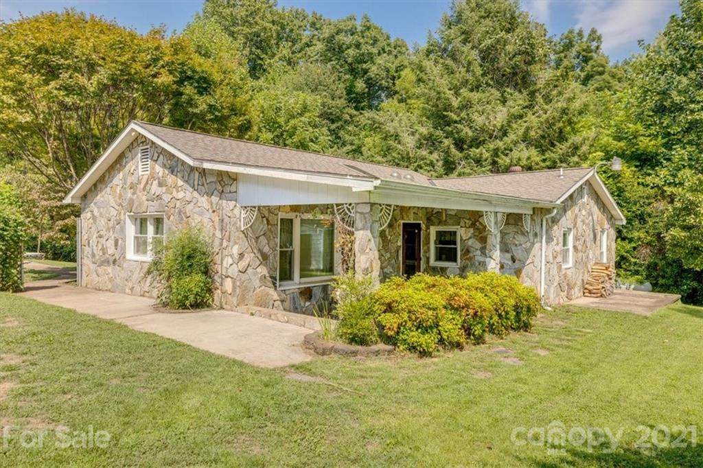 145 Pecan Lane - Photo 1