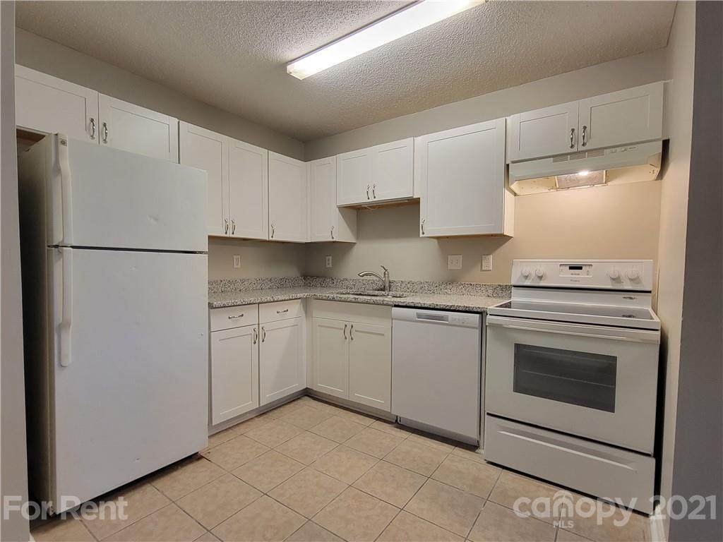 320 Hamilton Drive - Photo 1