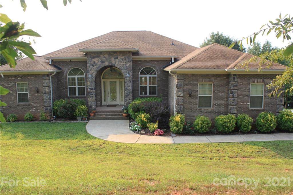 176 Bishop Court - Photo 1