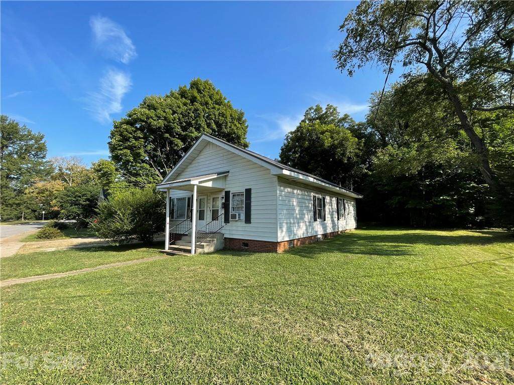 1627 B Avenue - Photo 1