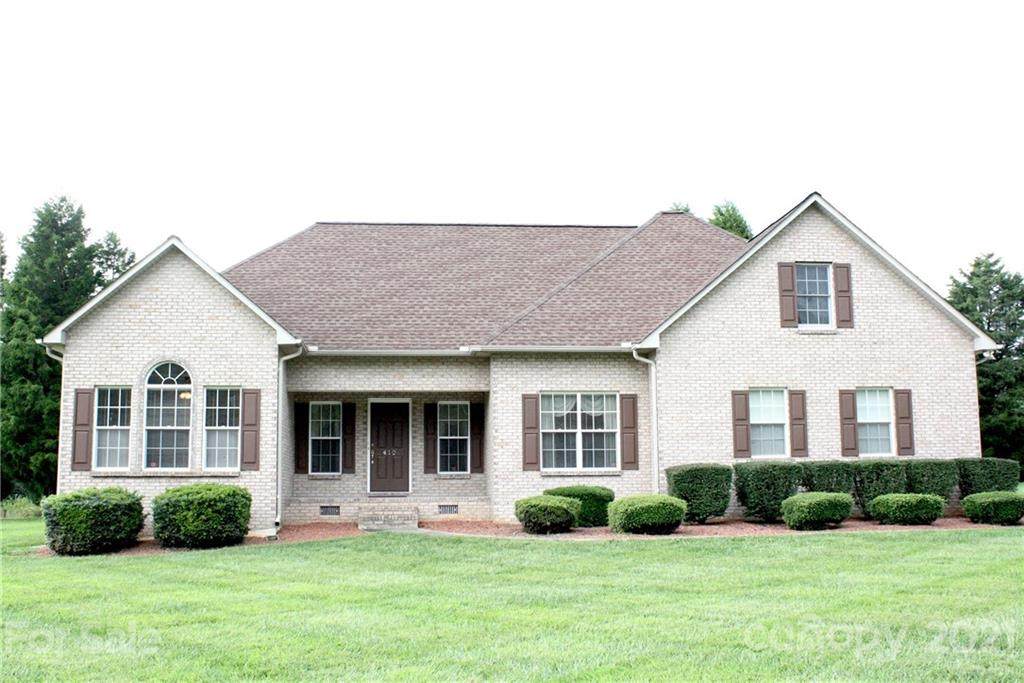 410 Candlewick Drive - Photo 1