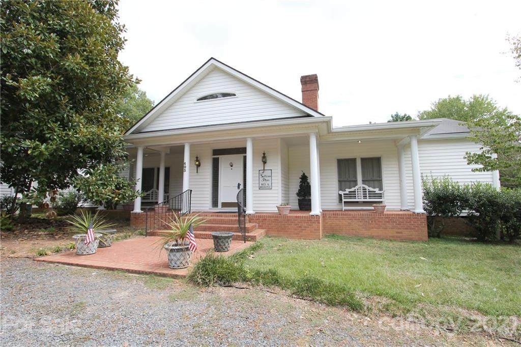 403 Park Road - Photo 1