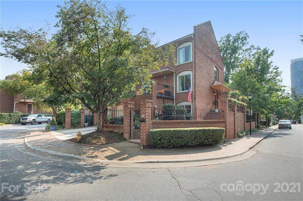 329 Settlers Lane - Photo 1