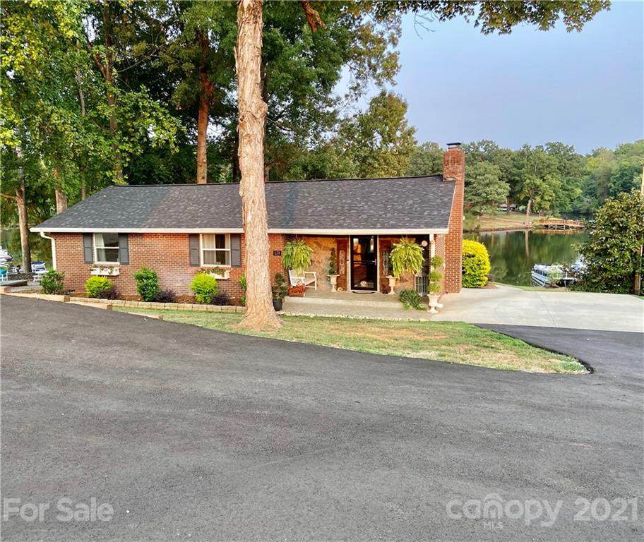 639 Hickory Point Drive - Photo 1