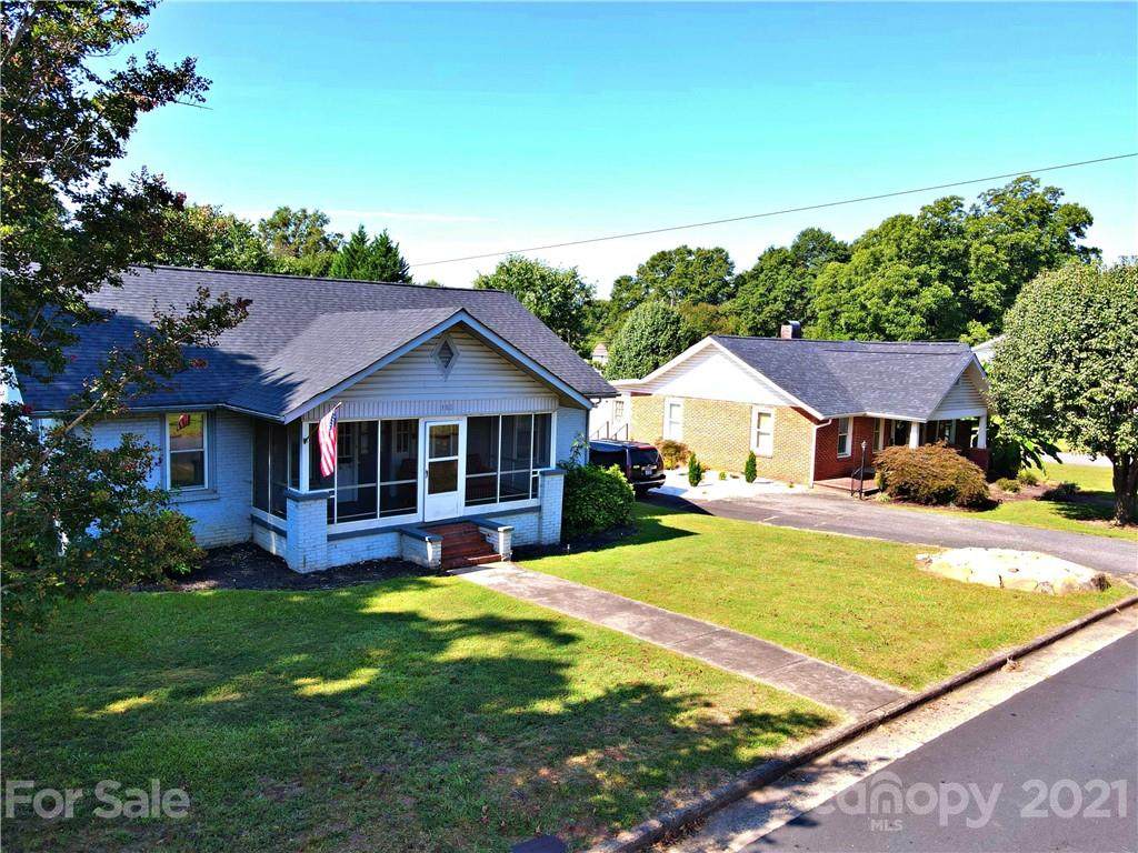 182 Elmore Street - Photo 1