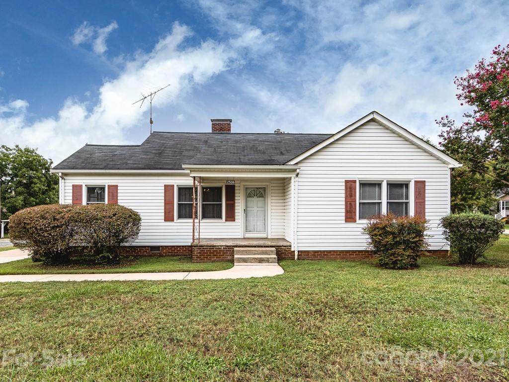 2506 Main Street - Photo 1