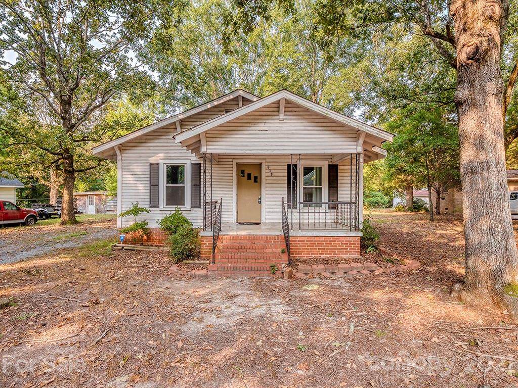 613 Hasty Street - Photo 1