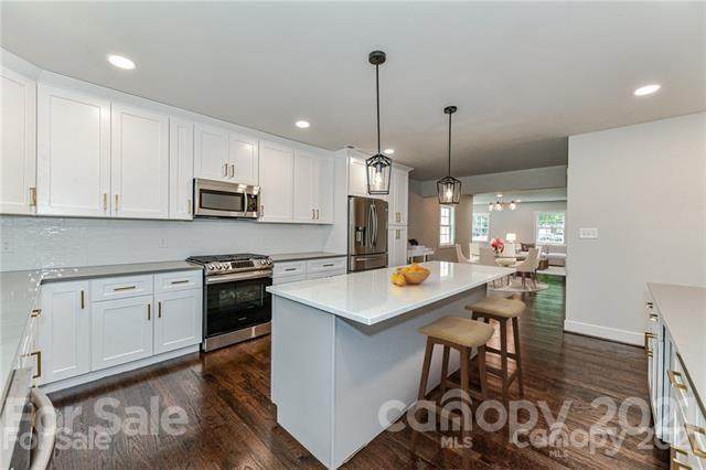 3426 Draper Avenue - Photo 1