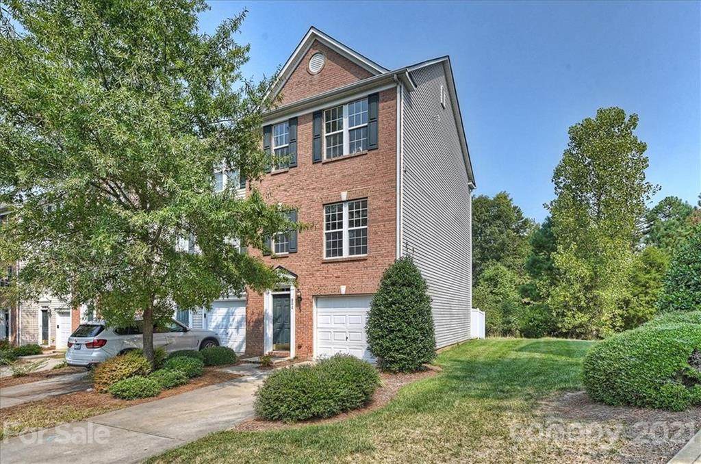 904 Tiger Lane - Photo 1