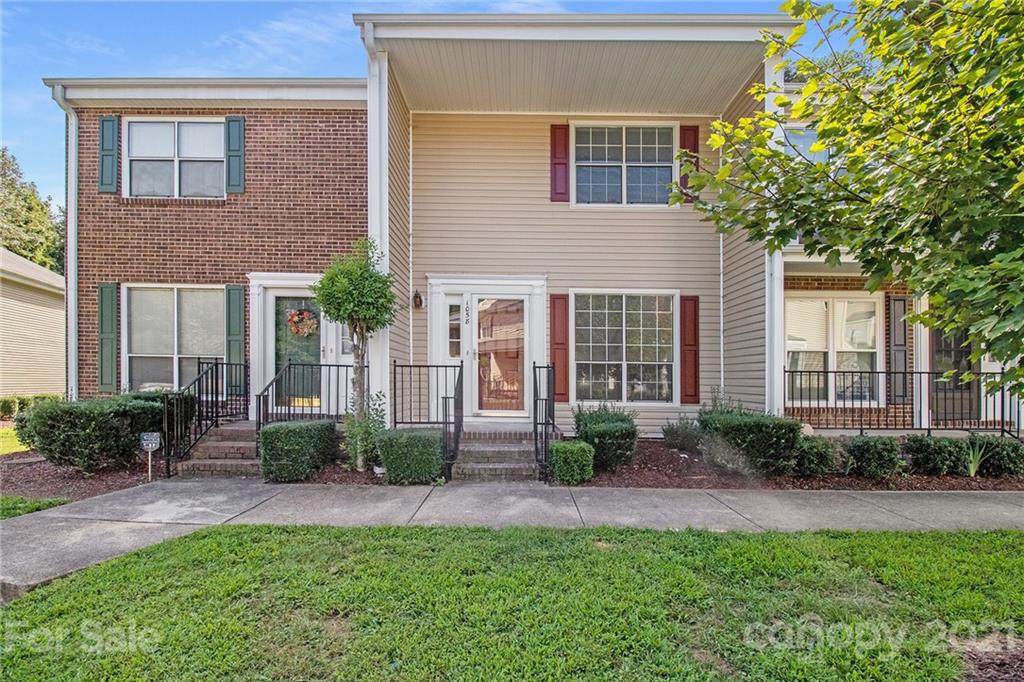 1058 Surry Lane - Photo 1