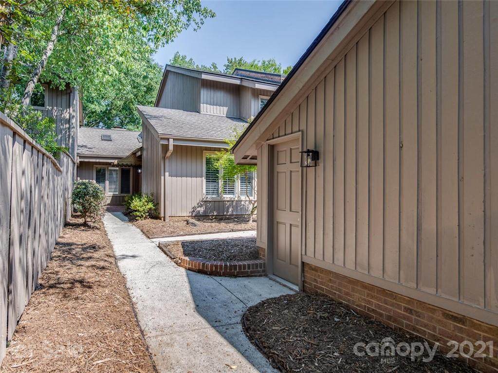 5304 Wingedfoot Road - Photo 1